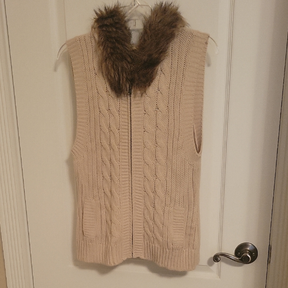 Love By Design Beige Cable Knit Sweater Vest with Faux Fur Collar